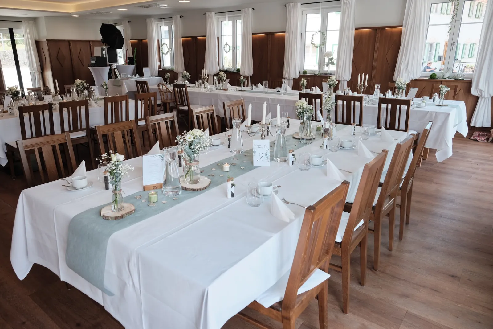 Eingedeckte Festtafel im Gasthaus zur Krone – Hochzeit Ronja & Markus, Gasthaus zur Krone
