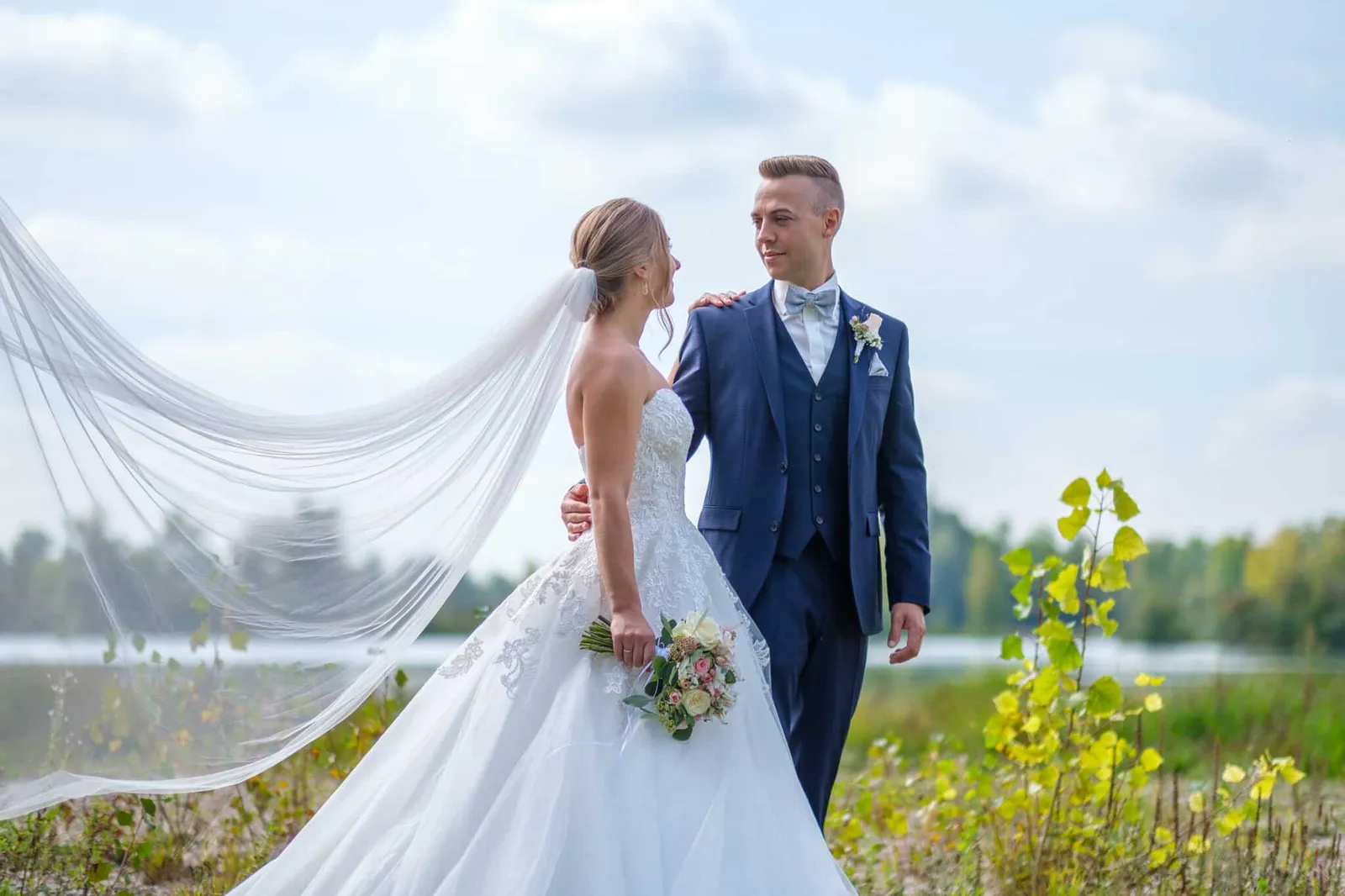 Hochzeitsfoto, Hochzeit Alex & Dani – Weitmannsee, Kissing (Bild 1)